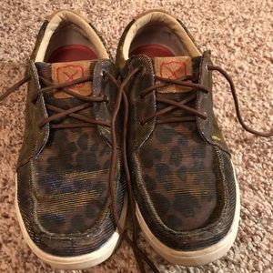 Twisted x cheetah print shoe